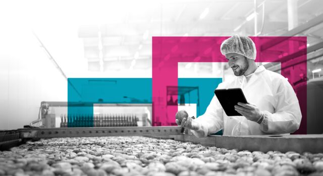 SINGLE-IMAGE_squares-food-processing-factory-controlling-the-apple-process-with-a-tablet_jun24