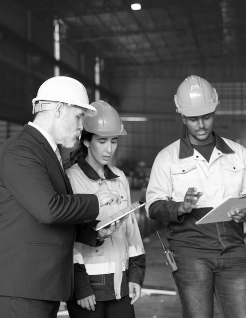 SINGLE-IMAGE_tackling-the-skills-shortage-with-tablet_apr24