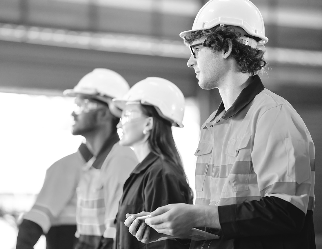 SINGLE-IMAGE_professional-engineer-team-full-skill-quality-working_jul25