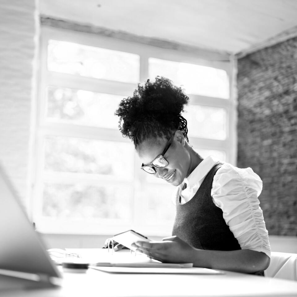 SINGLE-IMAGE_woman-with-calculator-expanded_jun24