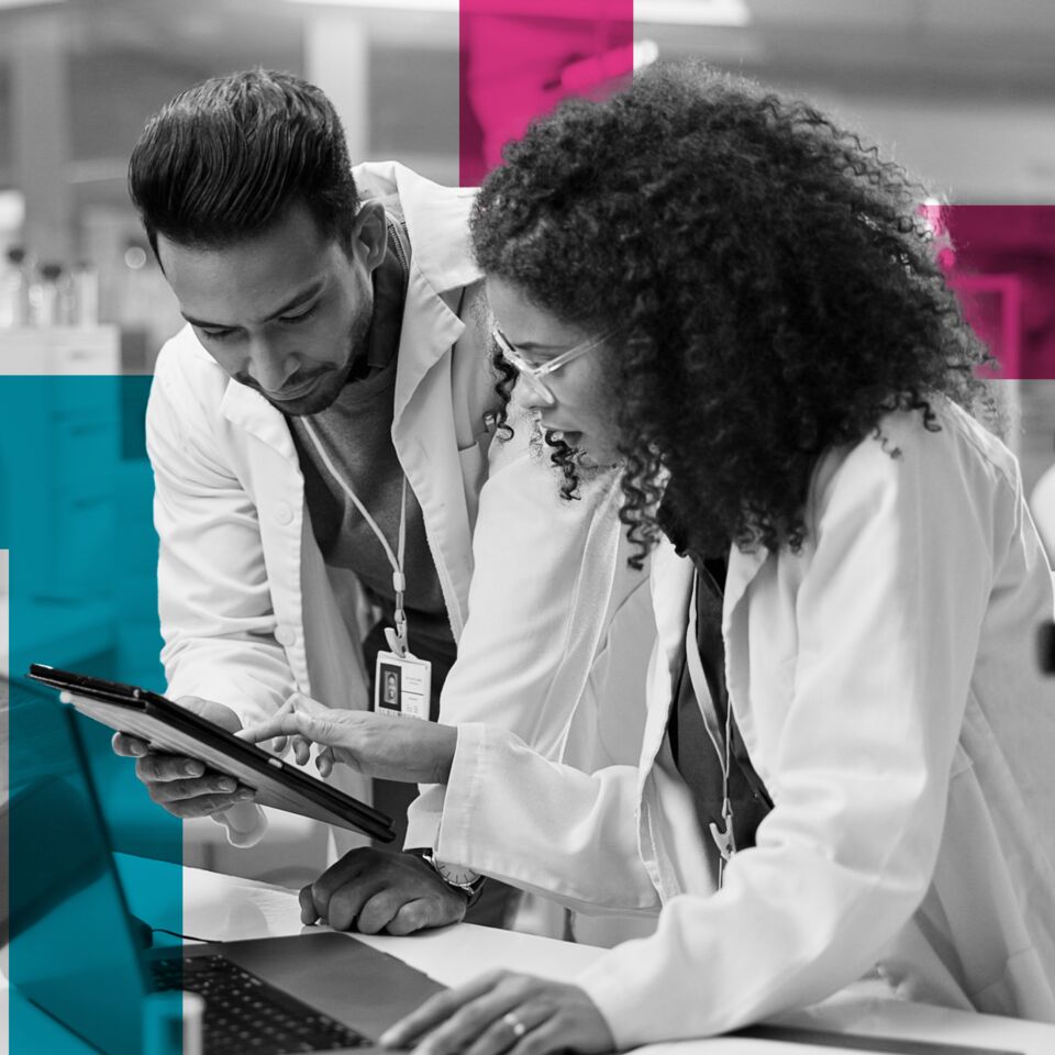 SINGLE-IMAGE_squares-scientist-with-tablet-in-laboratory-for-communication_mar25