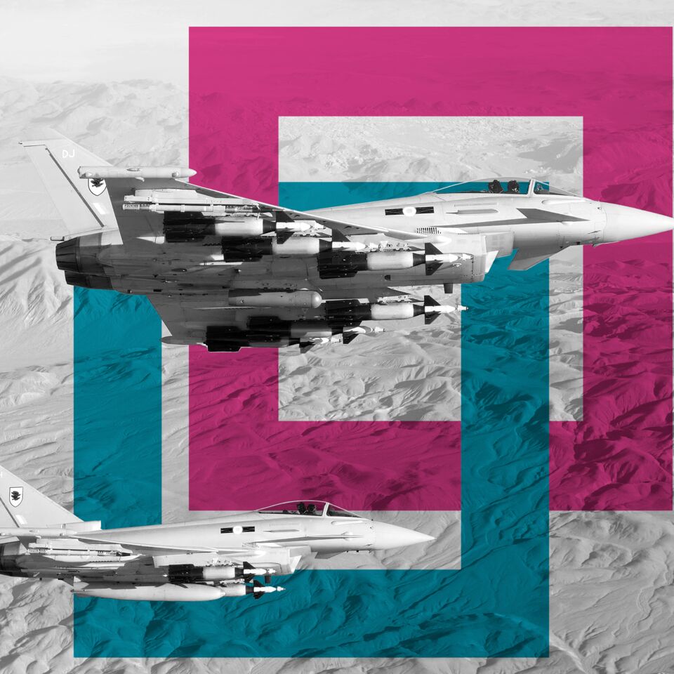 SINGLE-IMAGE_squares-two-fighter-jets_oct23