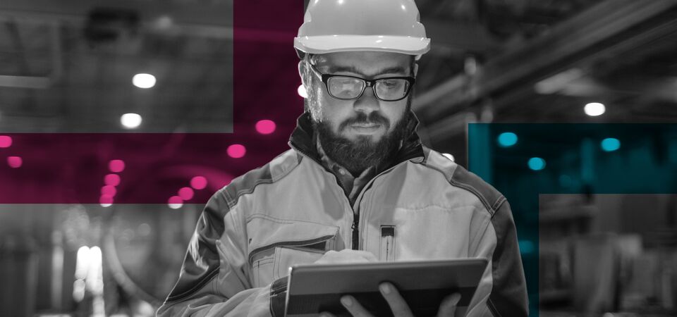 SINGLE-IMAGE_man-with-hard-hat-looking-at-tablet_mar24