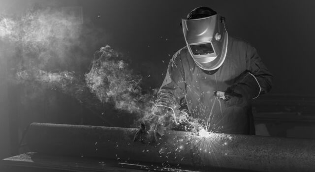 SINGLE-IMAGE_welder-with-cutting-torch_sept24