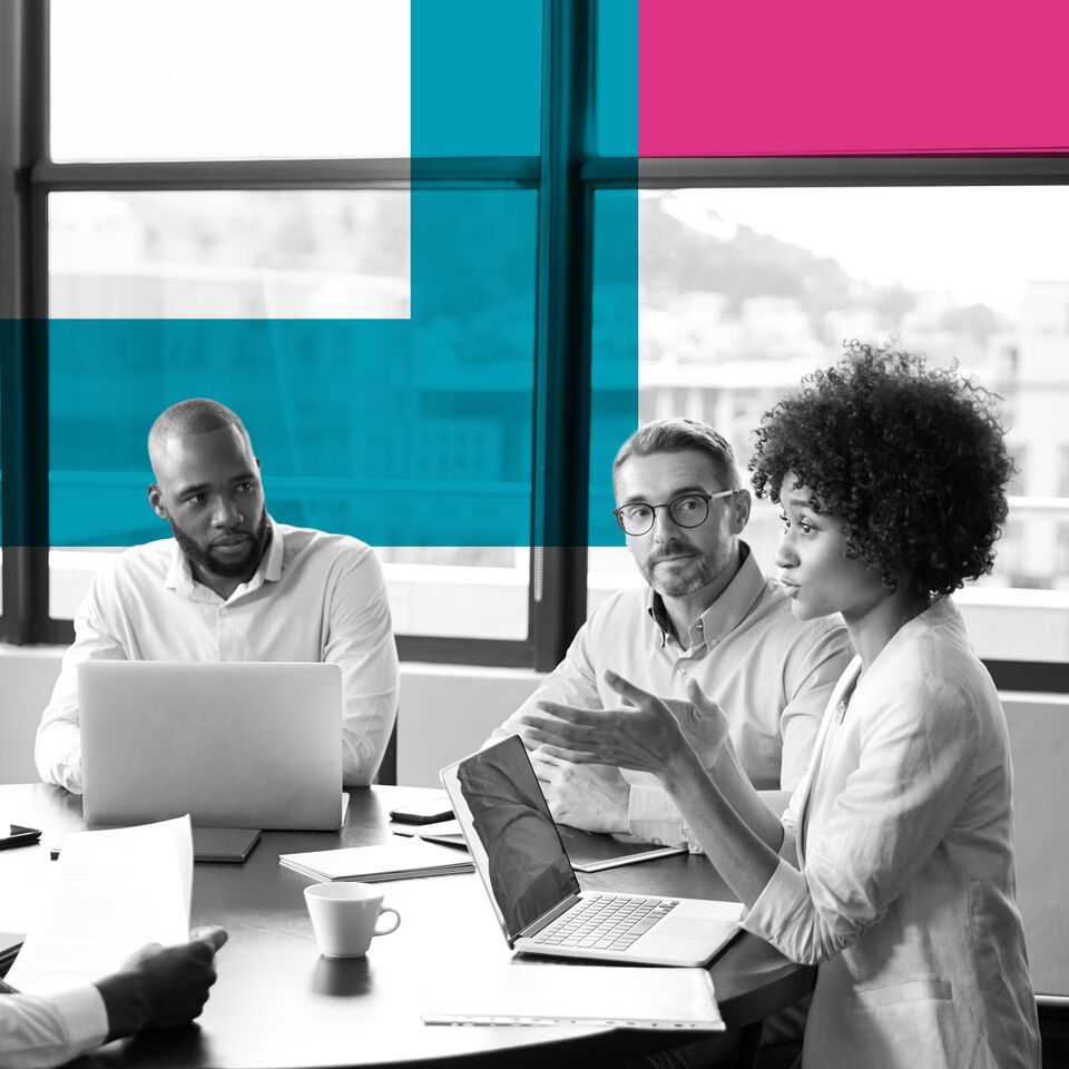 SINGLE-IMAGE_squares-corporate-business-meeting_jul25