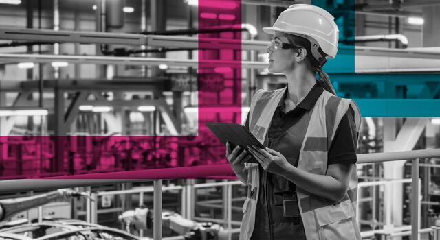SINGLE-IMAGE_lady-with-tablet-at-manufacturing-plant_mar24