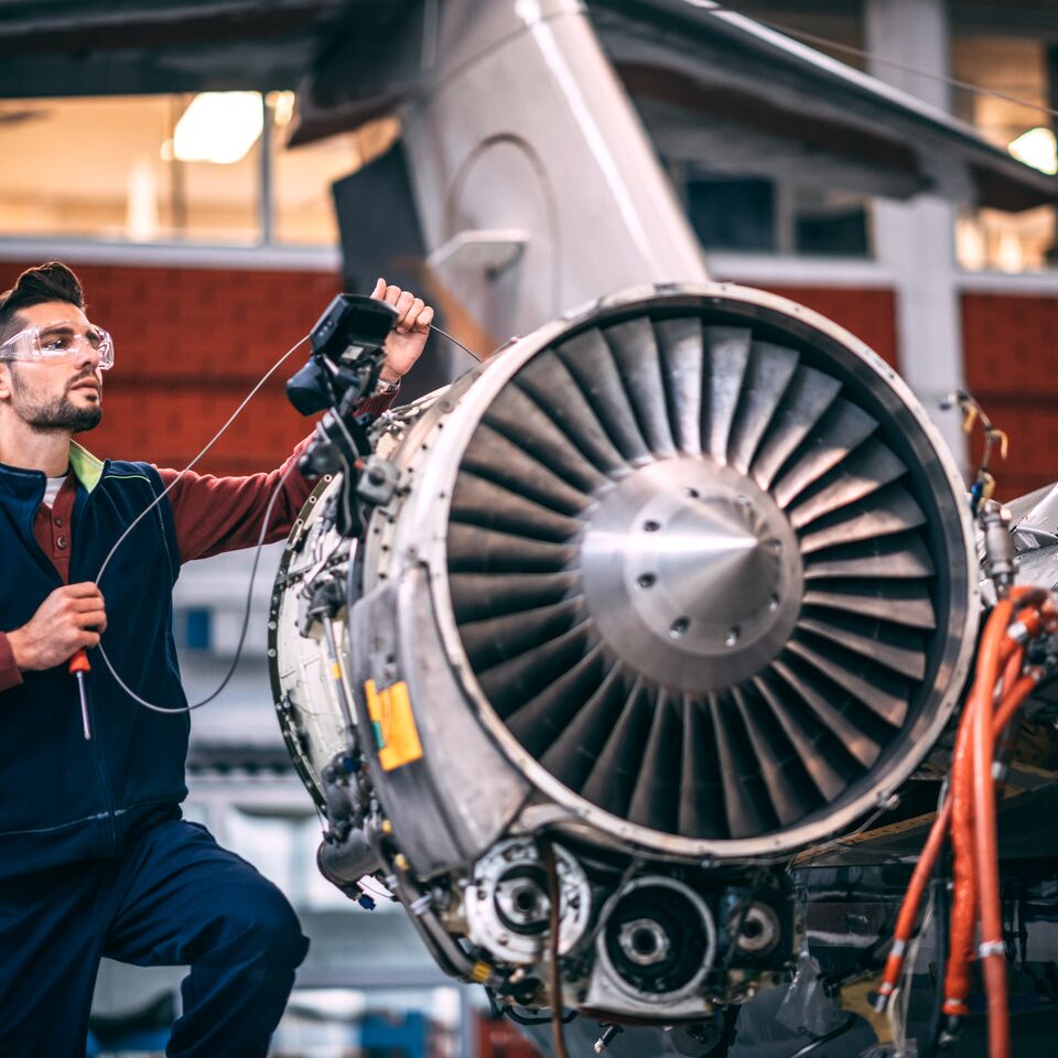COLOUR-IMAGE_aerospace&defence-aerospace-engineer_feb26